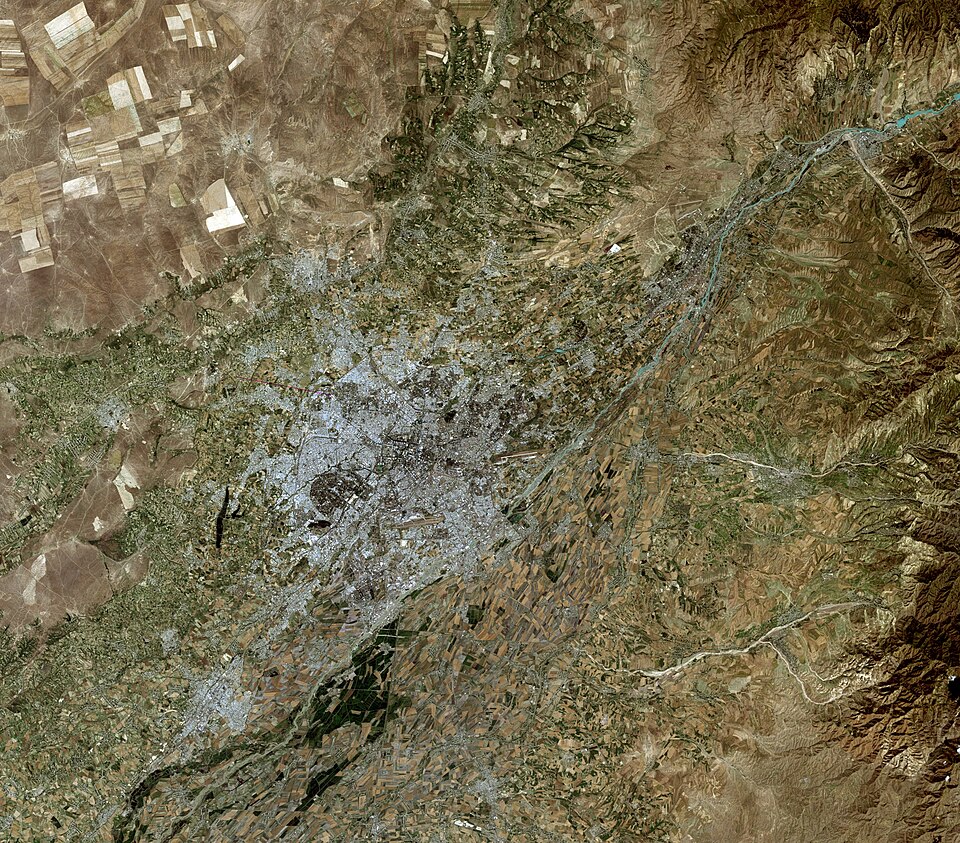 Toshkent va uning atrofidagi issiqxonalar uchun mol-mulk va yer solig‘i 10 baravar etib belgilanishi mumkin.